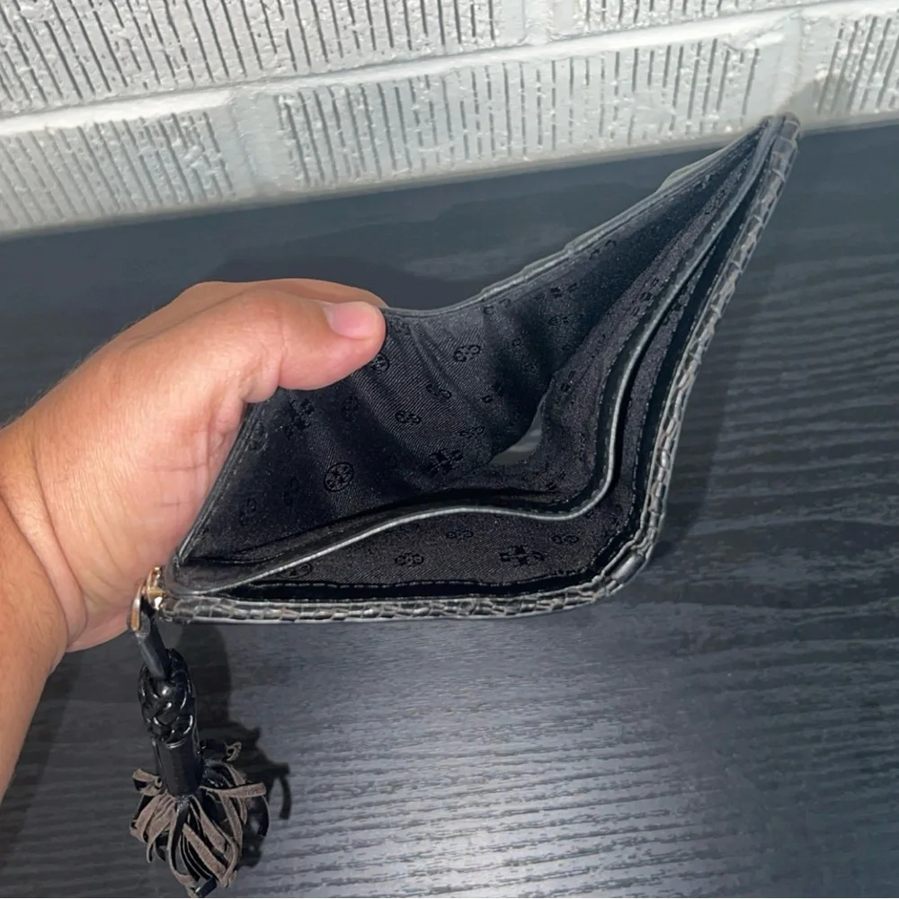 TORY BURCH Bi Fold Black Pebbled Leather Zip Tassel Wallet